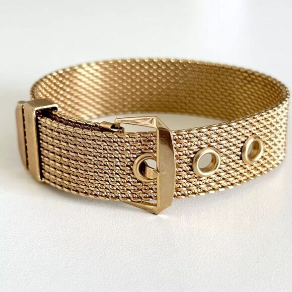 Vintage Avon Vintage Avon Gold Tone Mesh Belt Buckle Adjustable Bracelet 6" - 7" - Picture 6 of 14